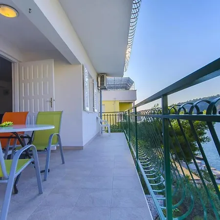 Apartment Jelka Razanj